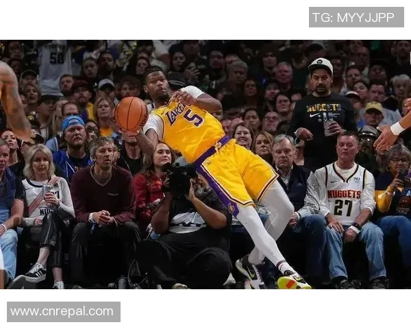 北京篮球队精英赛配合分析展现团队默契与战术执行力